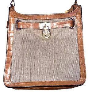 MICHAEL KORS: HAMILTON MESSENGER CROSSBODY BAG